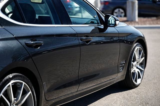 Used 2023 Genesis G70 2.0T image 8