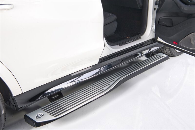 Used 2024 Mercedes-Benz Maybach GLS 600 4MATIC image 40