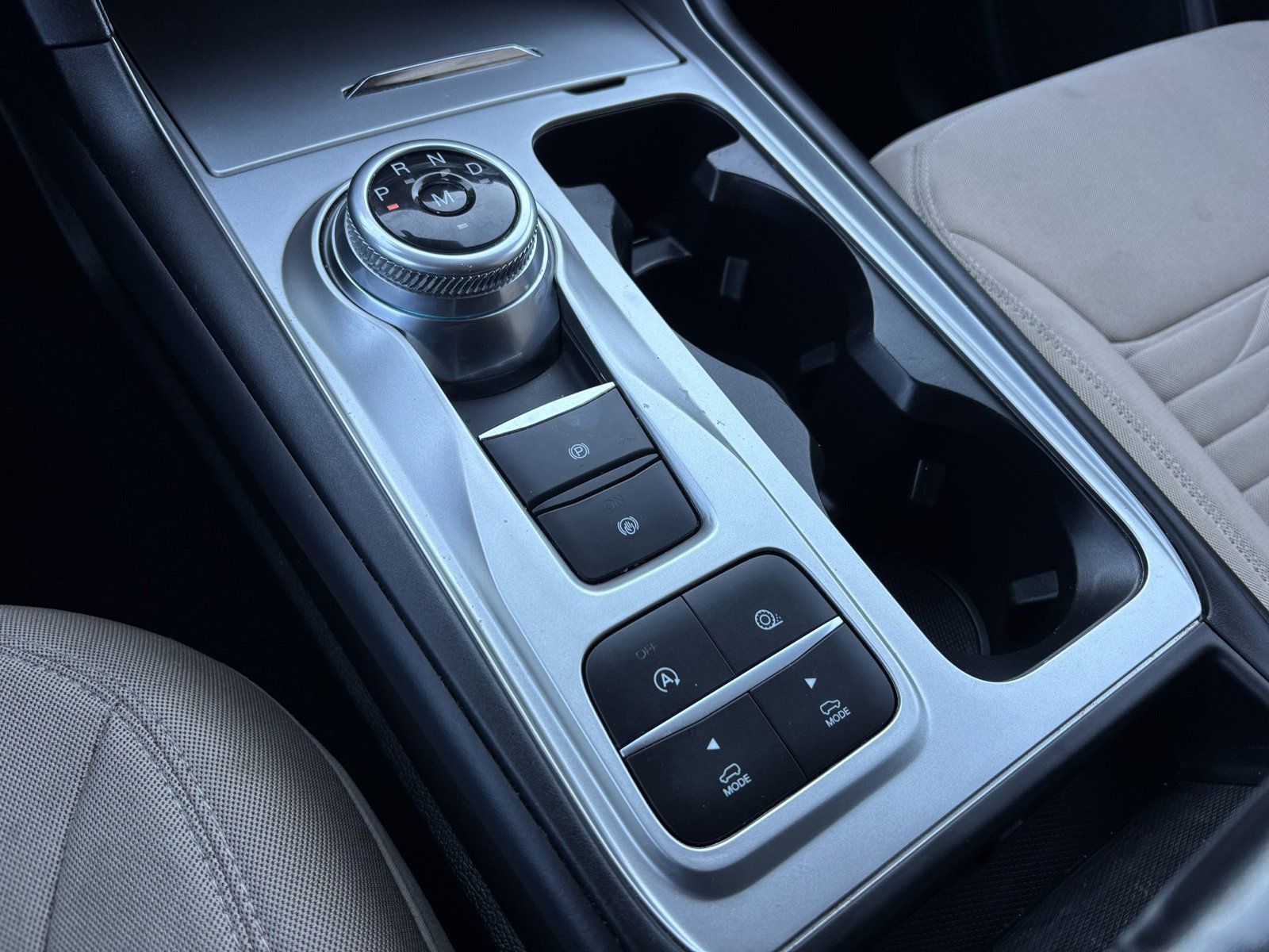 Used 2020 Ford Explorer XLT image 24