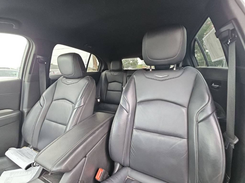 Used 2022 Cadillac XT4 Premium Luxury w/ Safety Alert Package FWD image 8
