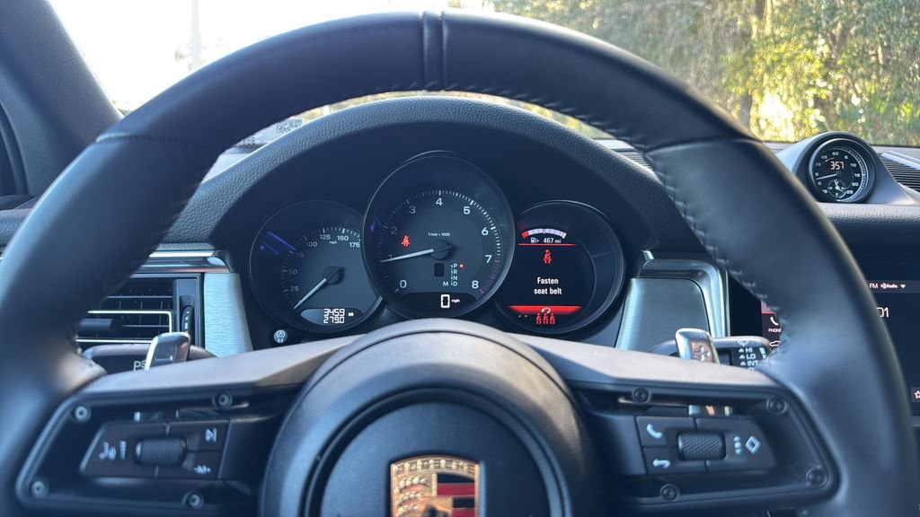 Used 2026 Porsche Macan AWD/4WD image 11