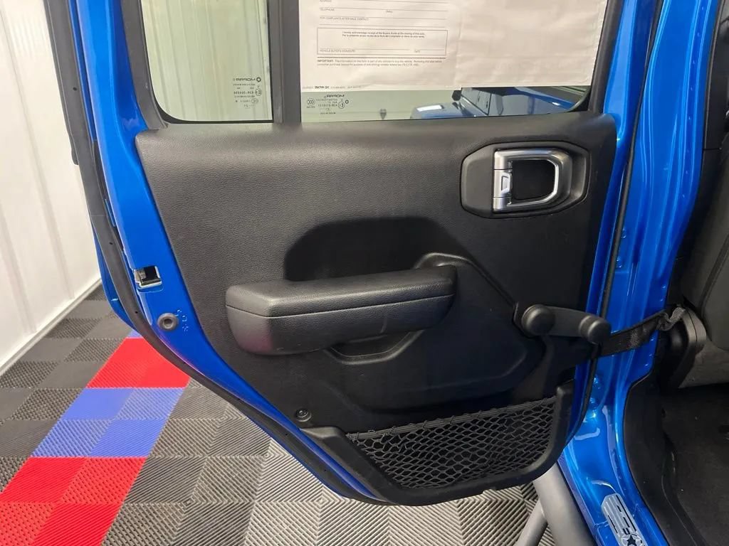 Used 2021 Jeep Gladiator Sport AWD/4WD image 17