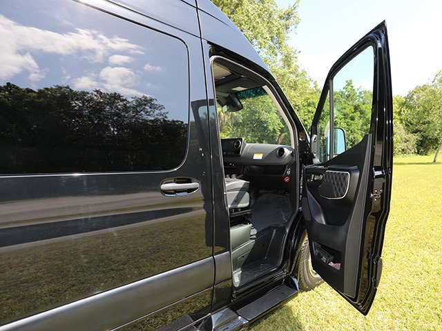 Used 2023 Mercedes-Benz Sprinter 3500 image 19
