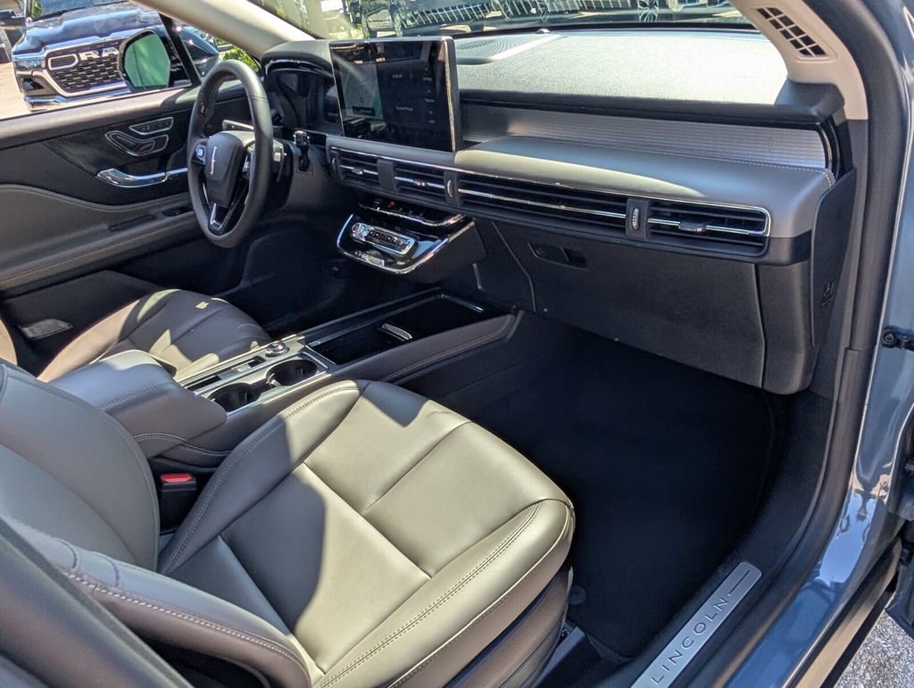 Used 2024 Lincoln Corsair FWD image 15
