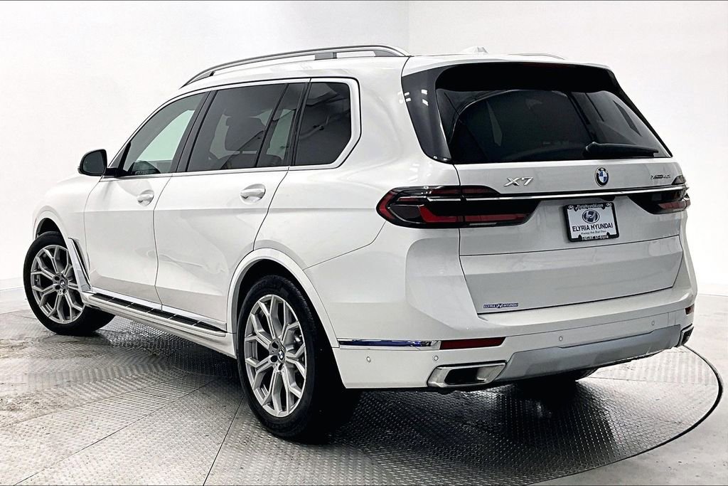 Used 2025 BMW X7 xDrive40i image 12