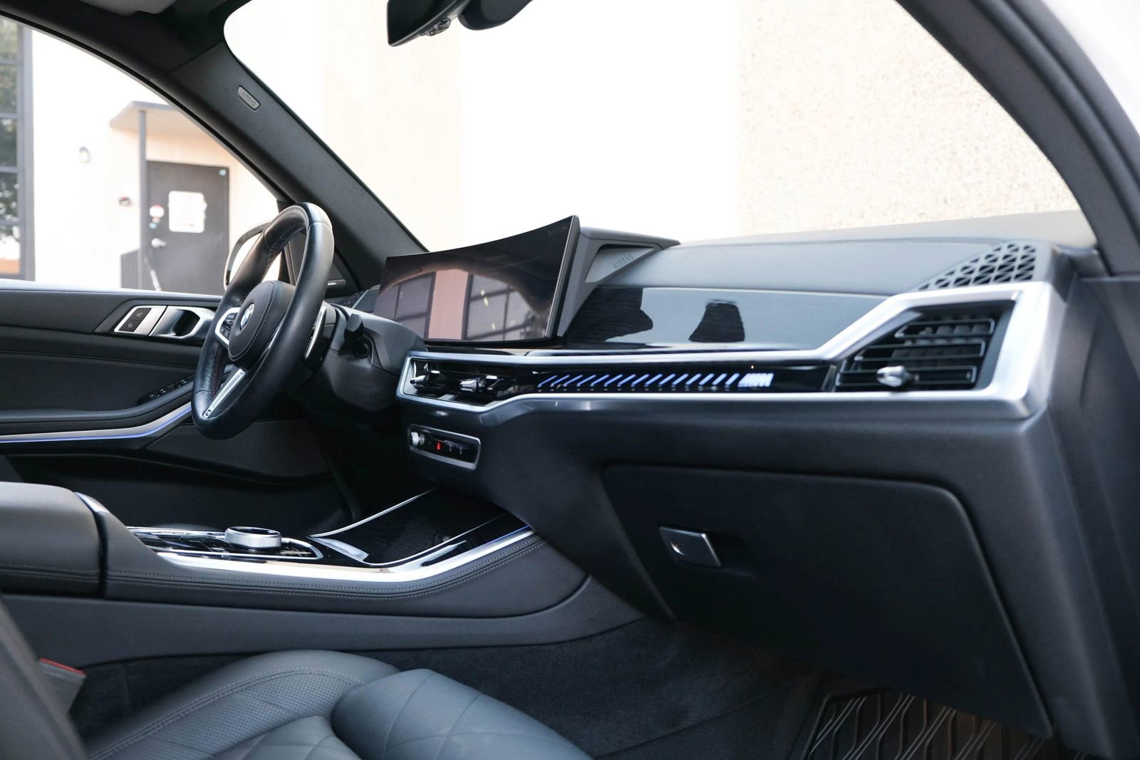 Used 2024 BMW X5 M60i w/ Executive Package image 32