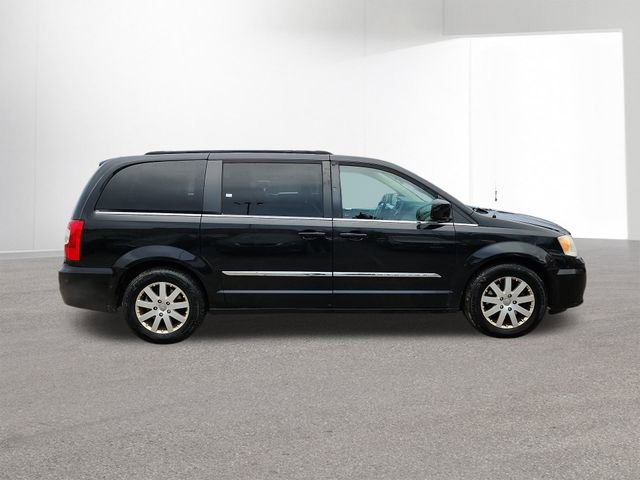 Used 2013 Chrysler Town & Country Touring image 36