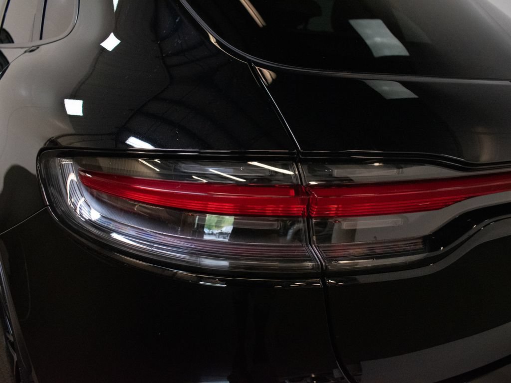 Certified 2026 Porsche Macan AWD/4WD image 12