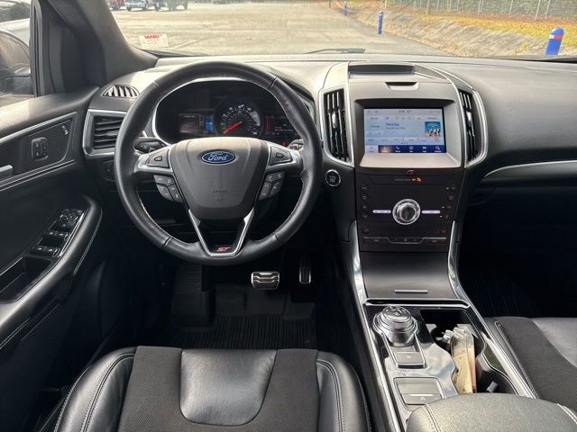 Used 2020 Ford Edge ST image 23