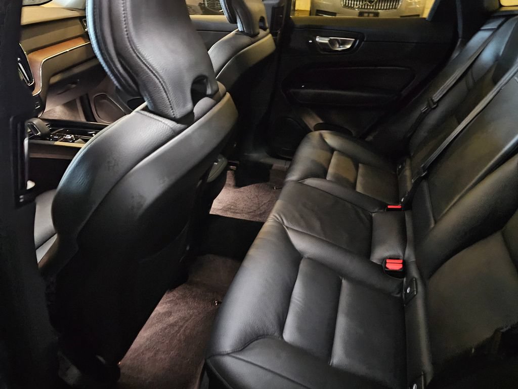 Certified 2023 Volvo XC60 B5 Plus w/ Climate Package AWD/4WD image 12