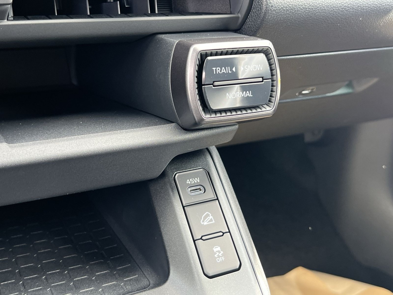 New 2026 Toyota RAV4 XSE AWD/4WD image 26