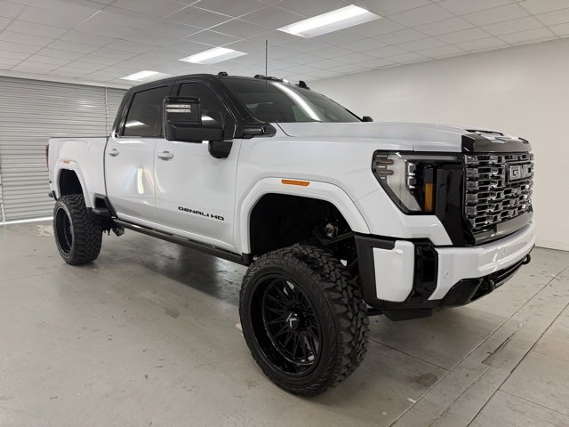 New 2026 GMC Sierra 2500 Denali Ultimate image 3