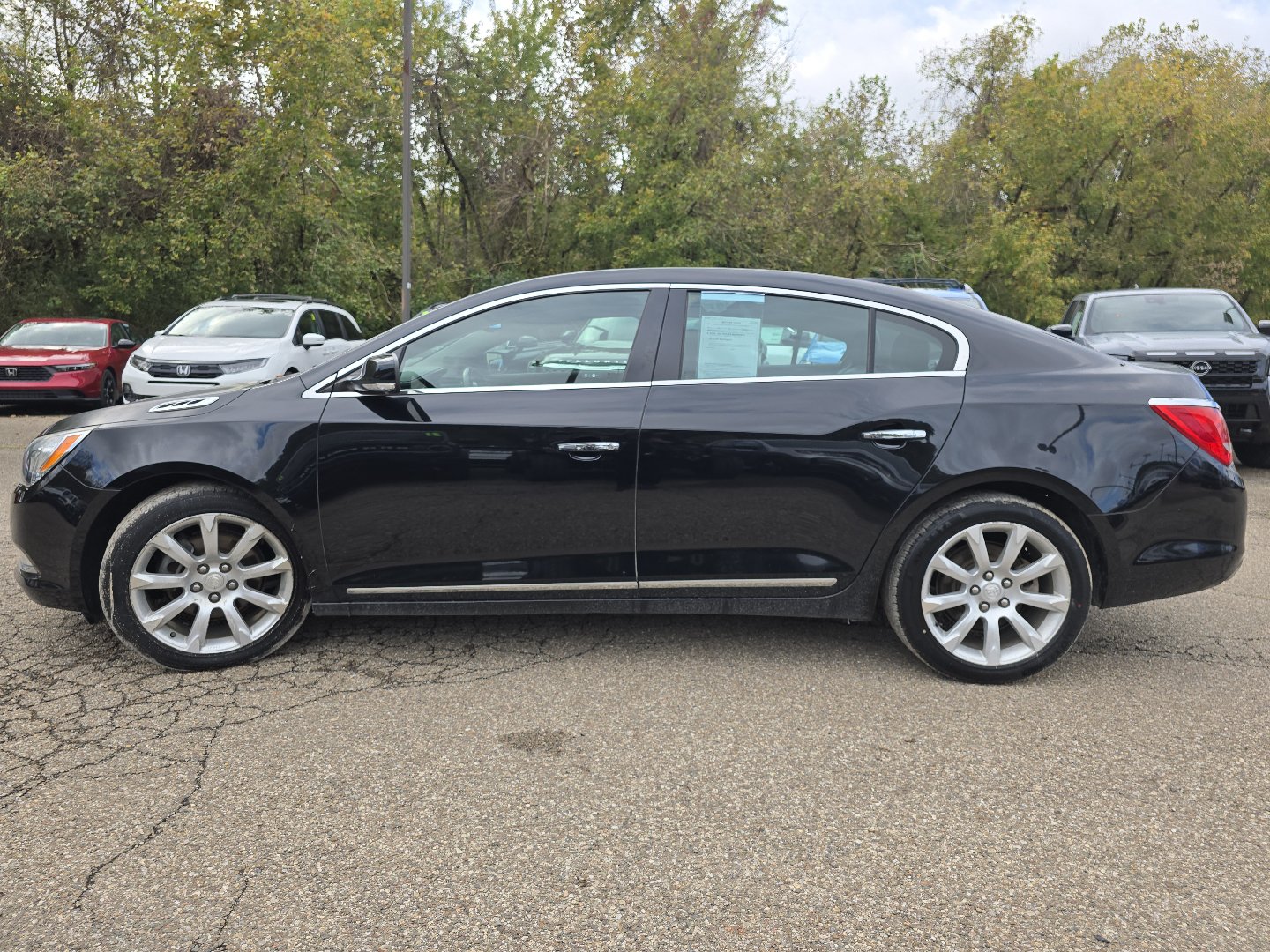 Used 2016 Buick LaCrosse Premium w/ Driver Confidence Package #1 FWD image 17