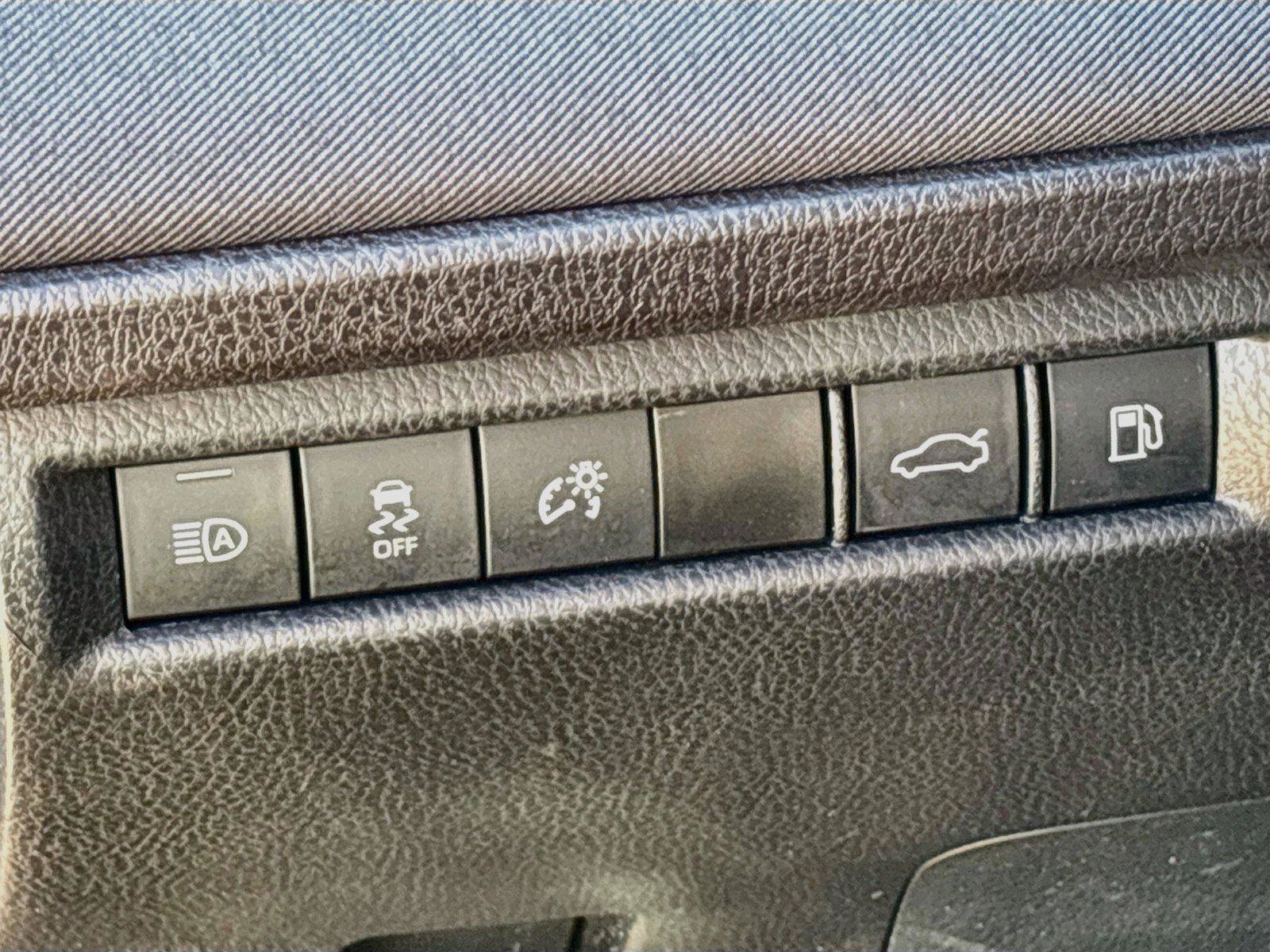 Used 2025 Toyota Camry LE FWD image 14
