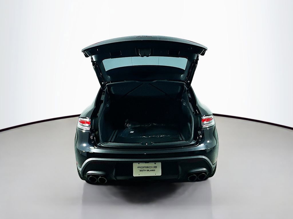 Certified 2024 Porsche Macan image 28