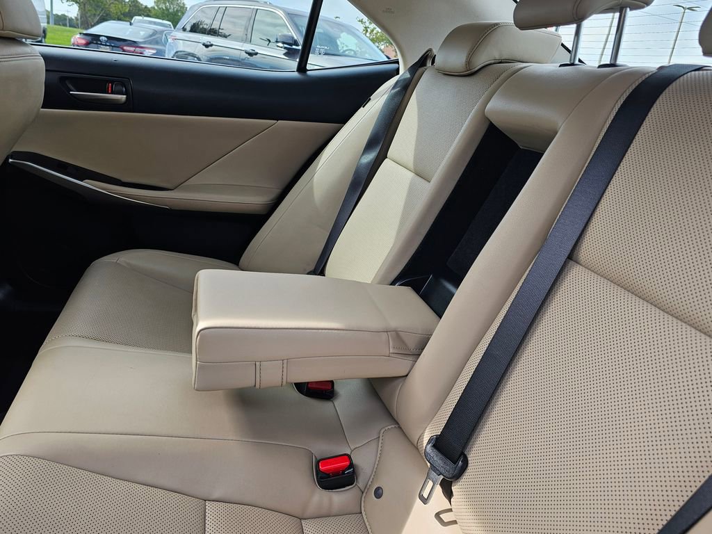 Used 2020 Lexus IS 300 image 35