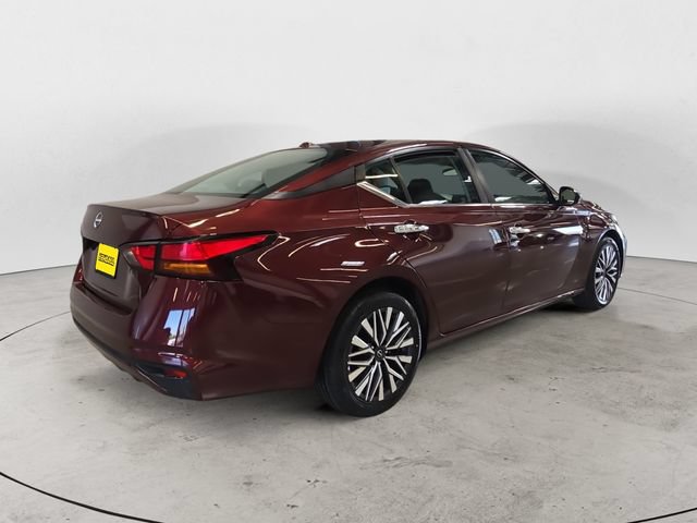 Used 2025 Nissan Altima 2.5 SV FWD image 5