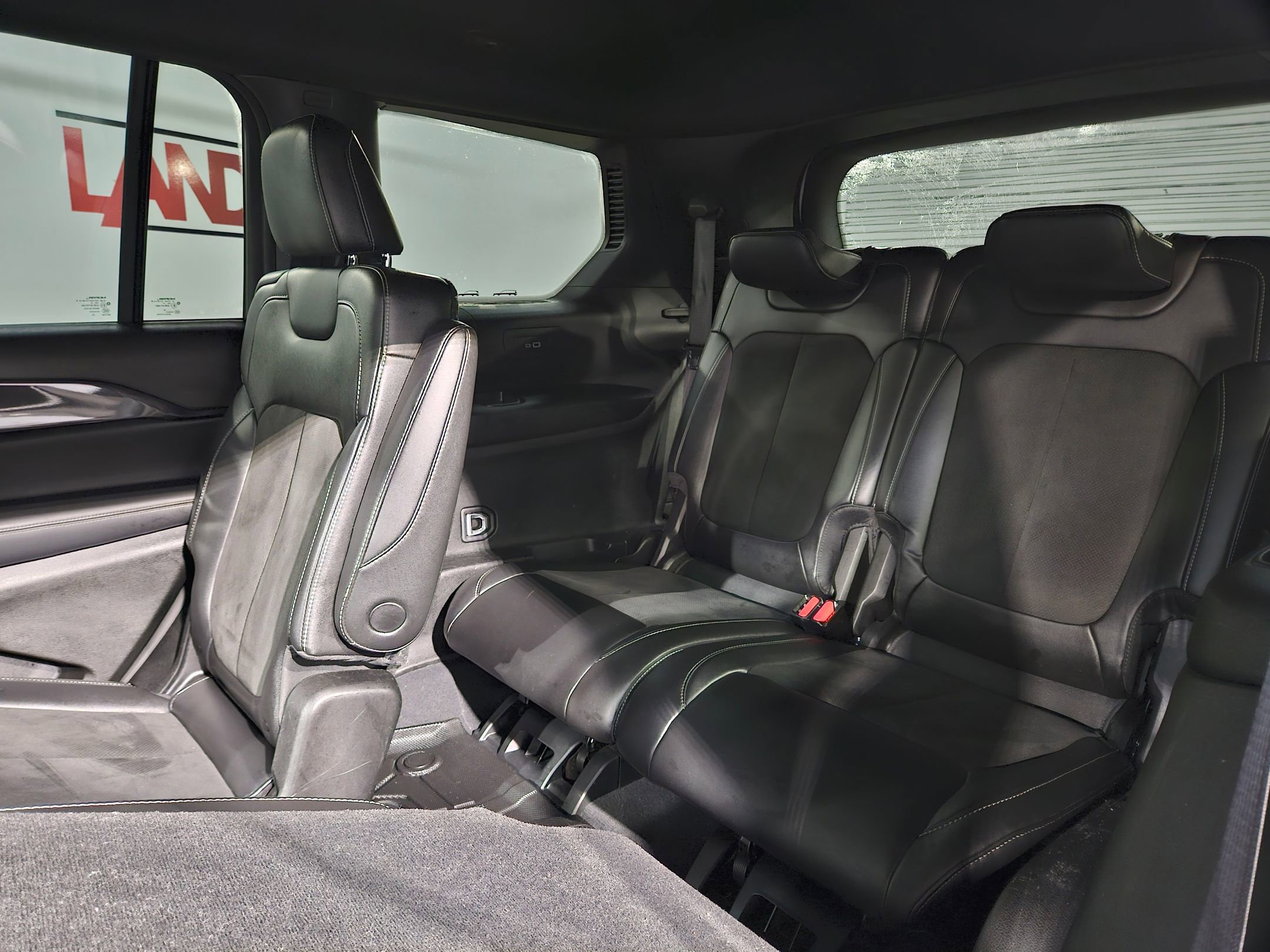 Used 2023 Jeep Grand Cherokee L Laredo image 35