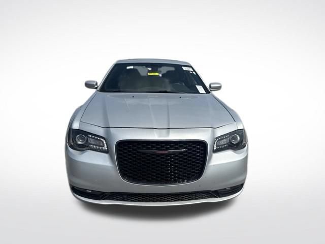 Used 2023 Chrysler 300 S RWD image 7