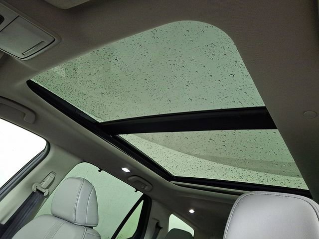Used 2025 Honda Pilot Touring image 17