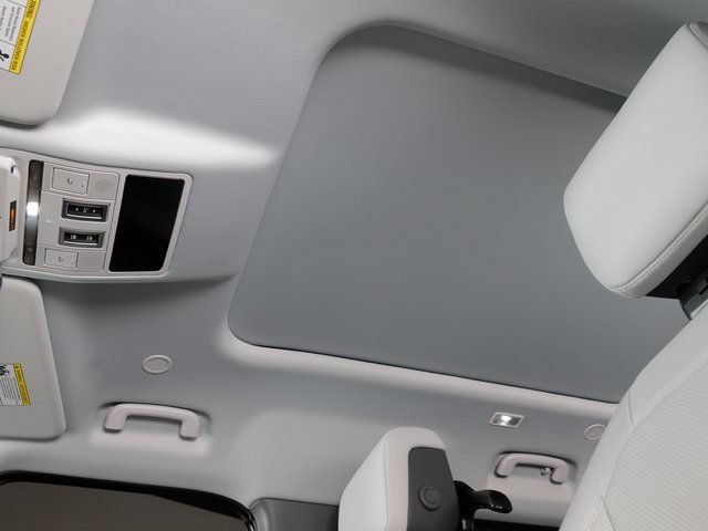 New 2026 Land Rover Defender 110 S AWD/4WD image 22