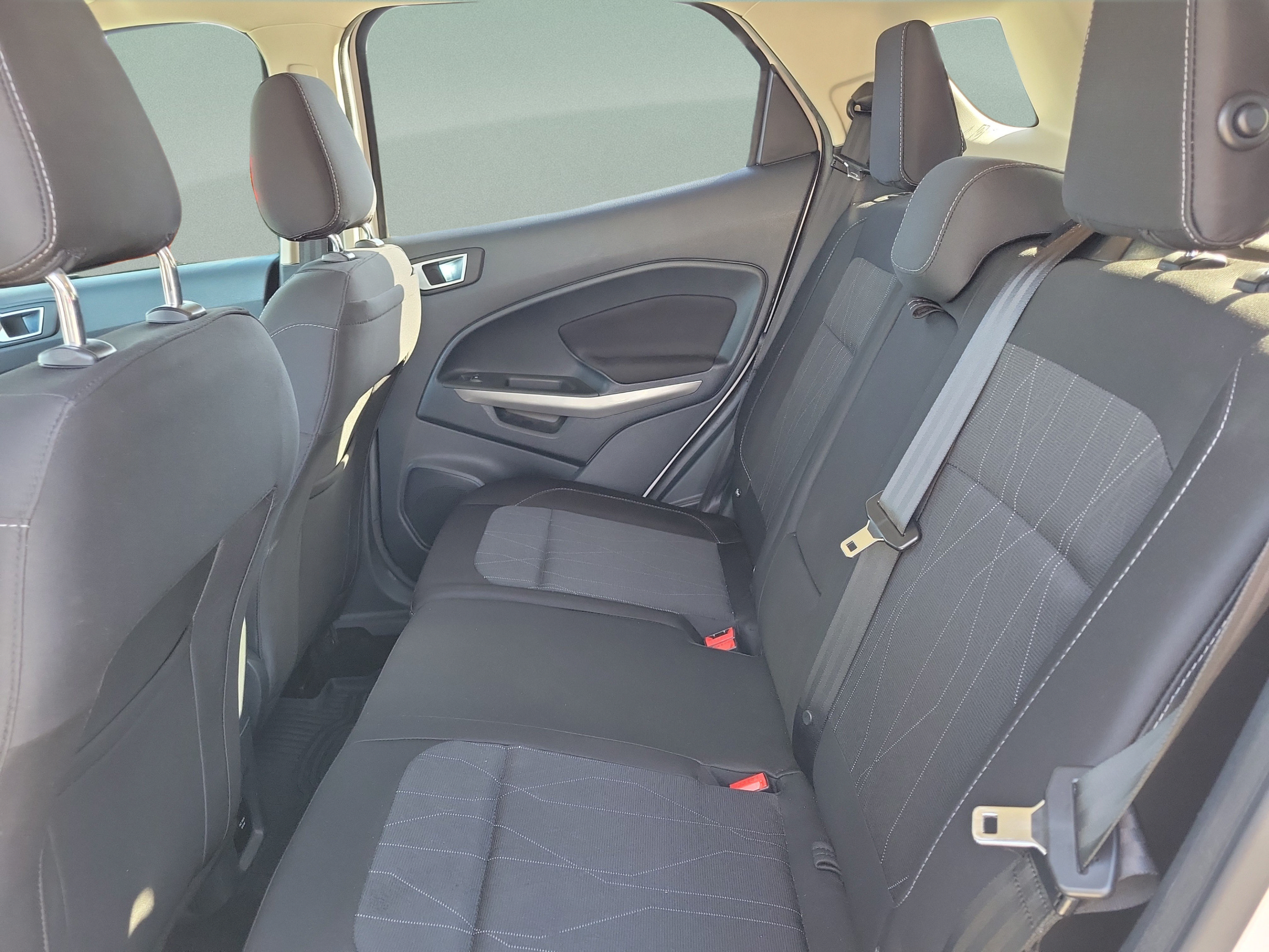Used 2018 Ford EcoSport SE w/ SE Convenience Package FWD image 9