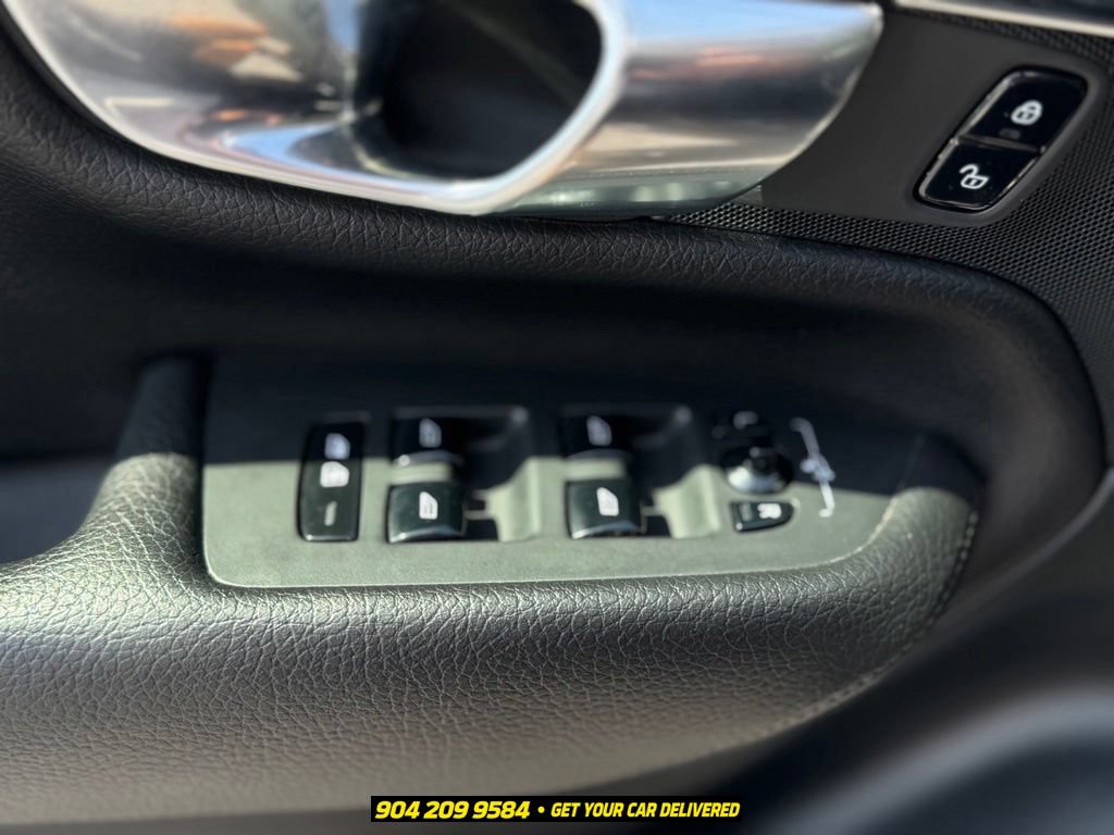 Used 2022 Volvo XC90 T6 Momentum w/ Advanced Package AWD/4WD image 18