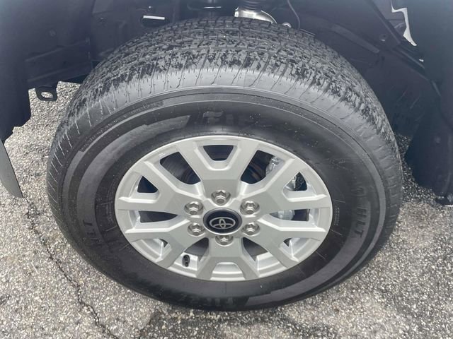 Used 2024 Toyota Tacoma SR image 11