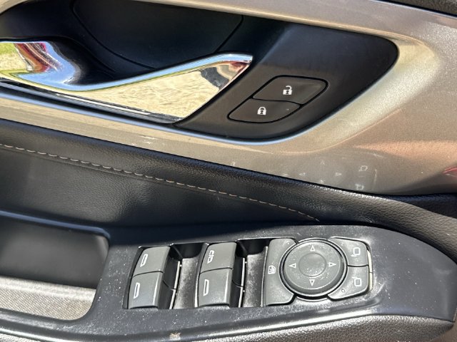 Used 2019 Chevrolet Traverse LT w/ LPO, Floor Liner Package AWD/4WD image 23