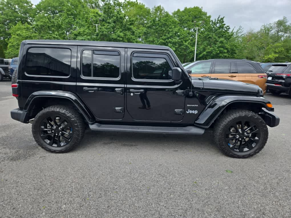 Used 2023 Jeep Wrangler Unlimited Sahara w/ Cold Weather Group AWD/4WD image 3