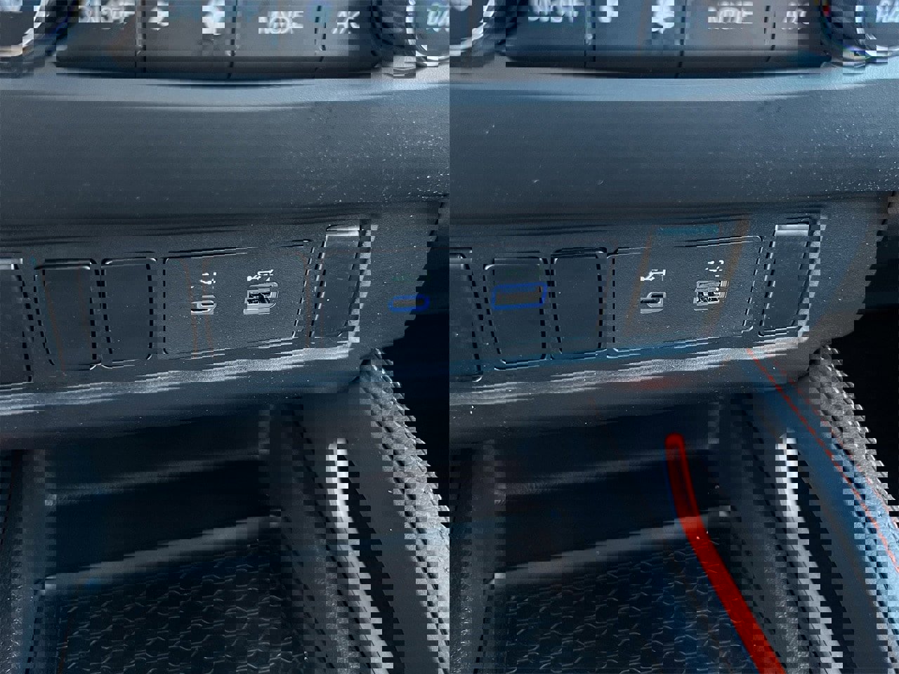 Certified 2024 Nissan Frontier Pro-X image 22