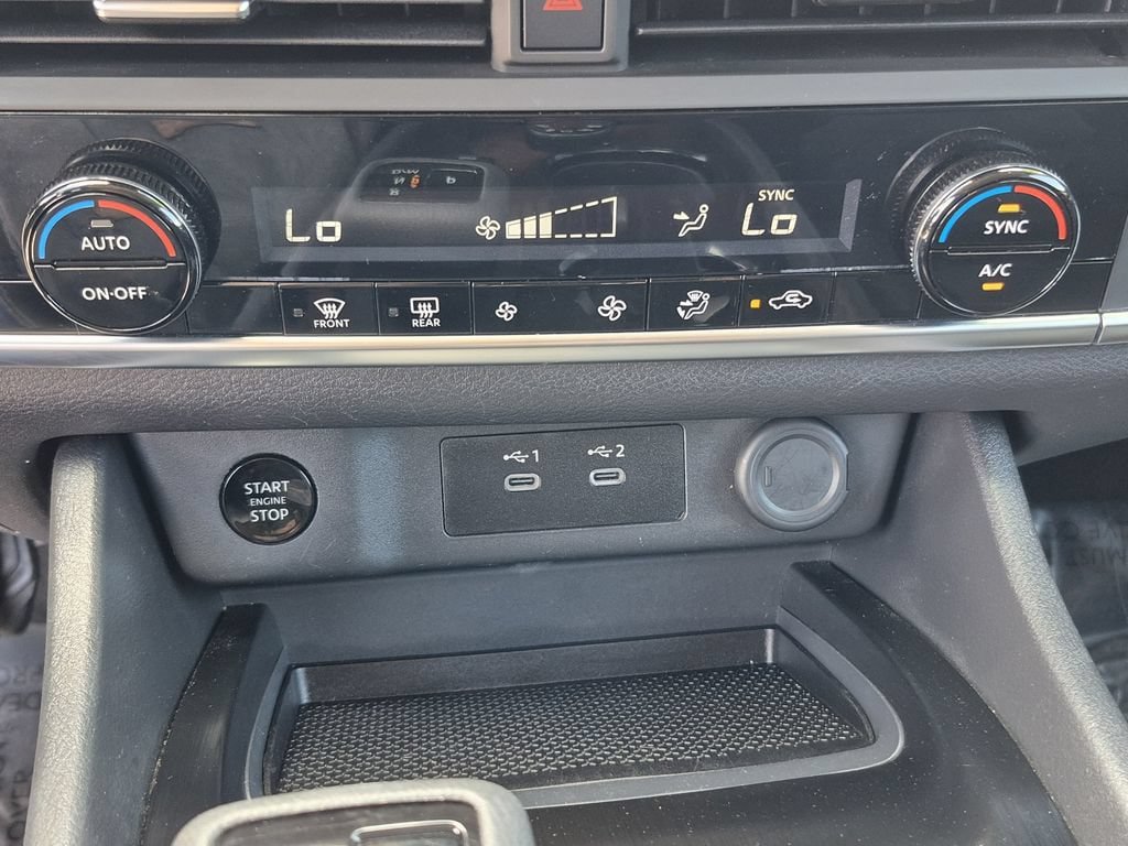 Used 2024 Nissan Rogue SV AWD/4WD image 24