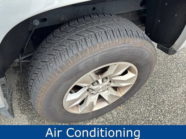 Used 2017 GMC Canyon SLE AWD/4WD image 9