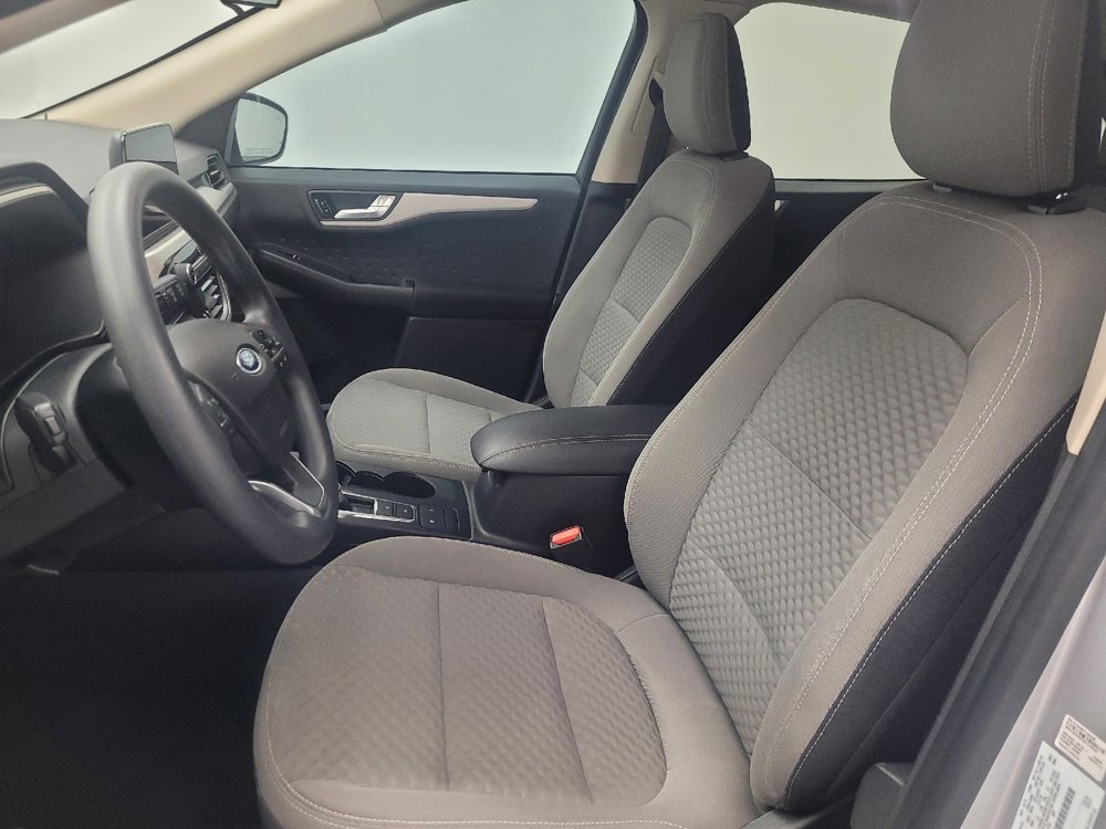 Used 2020 Ford Escape SE image 17