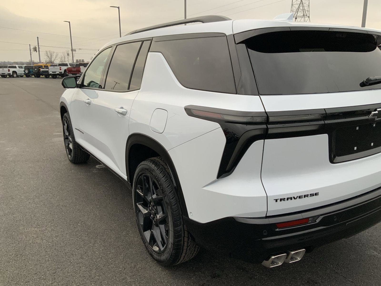 New 2026 Chevrolet Traverse RS w/ LPO, Floor Liner Package image 20