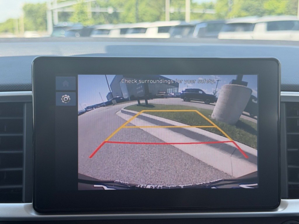 Used 2023 Hyundai Venue SEL FWD image 14