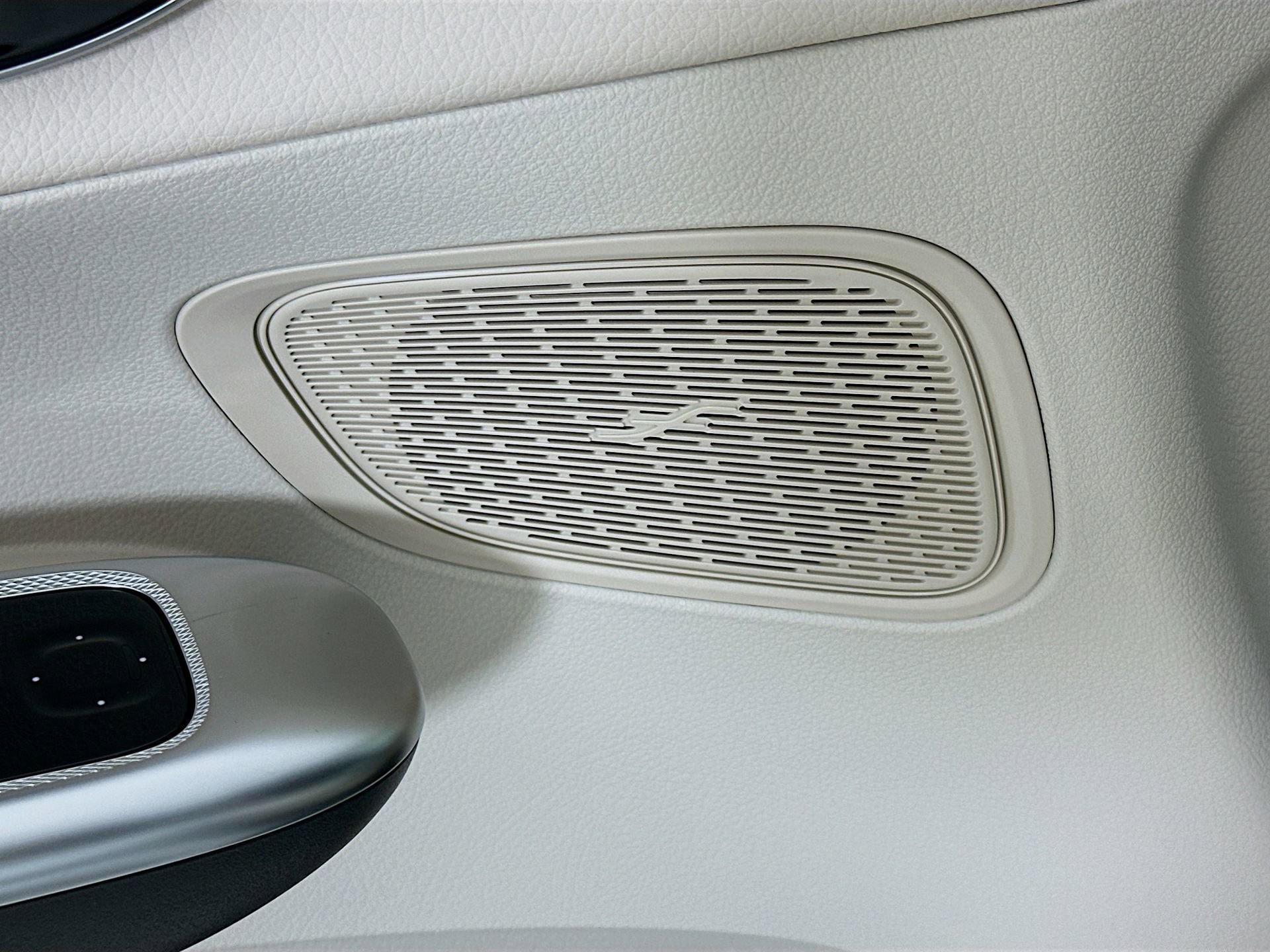 Certified 2025 Mercedes-Benz GLC 300 4MATIC image 19
