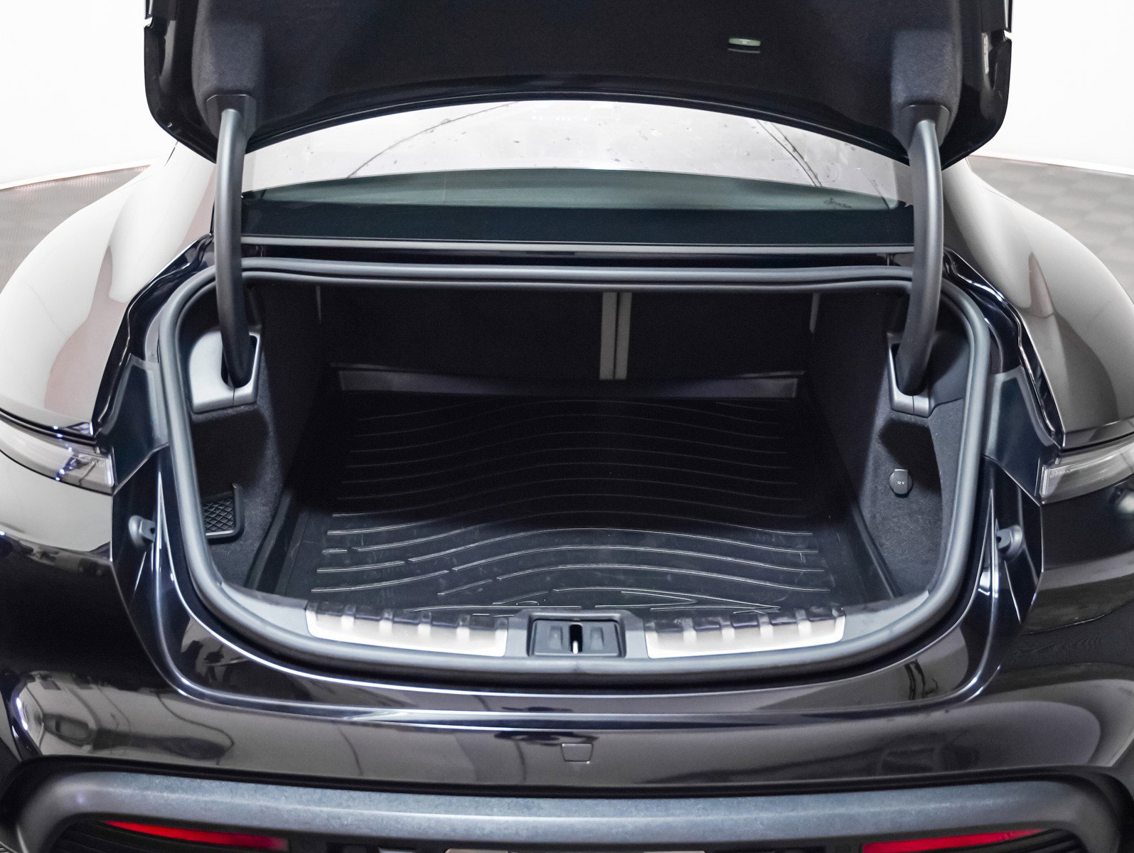 Certified 2024 Porsche Taycan 4S image 28