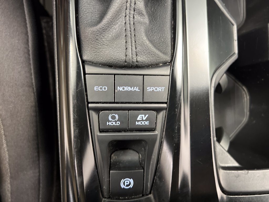 Used 2025 Toyota Camry LE FWD image 50