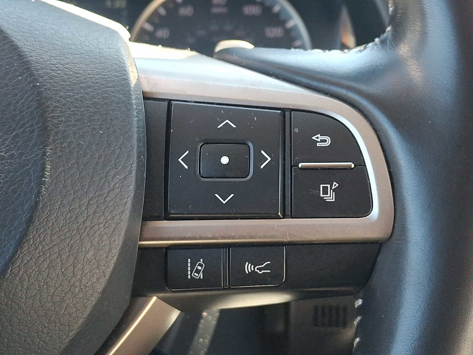 Used 2022 Lexus RX 350L Premium w/ Premium Package AWD/4WD image 23