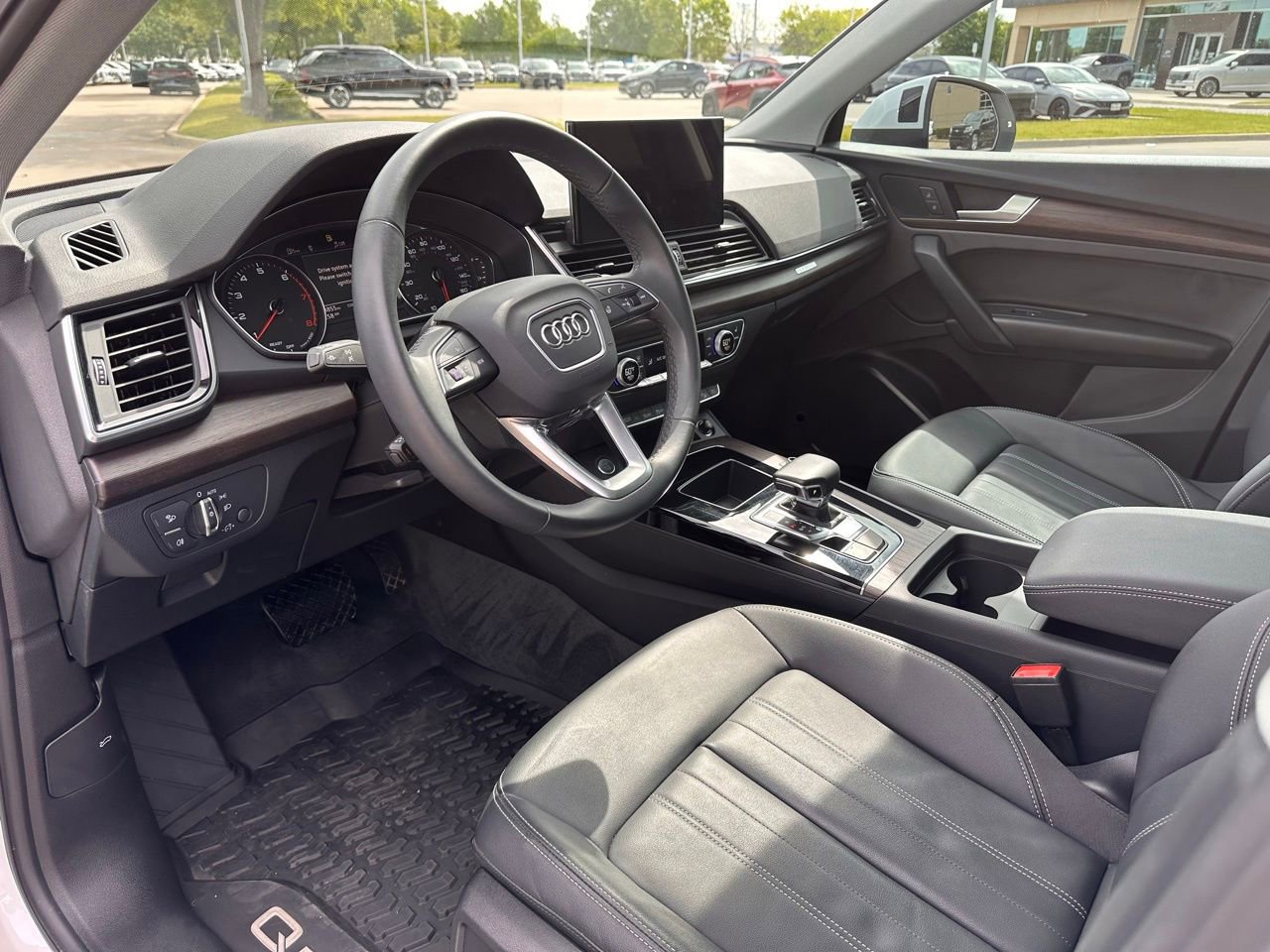 Used 2023 Audi Q5 2.0T Premium w/ Convenience Package image 23