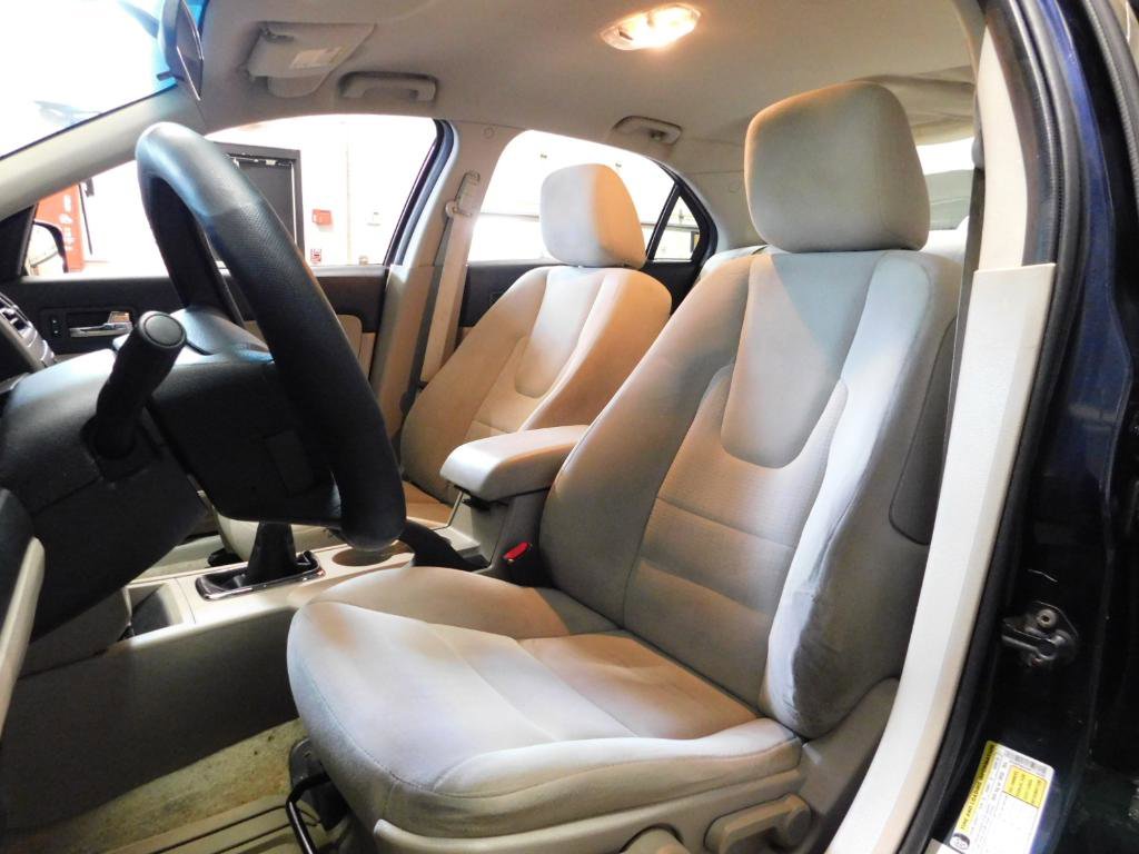Used 2009 Ford Fusion S FWD image 4