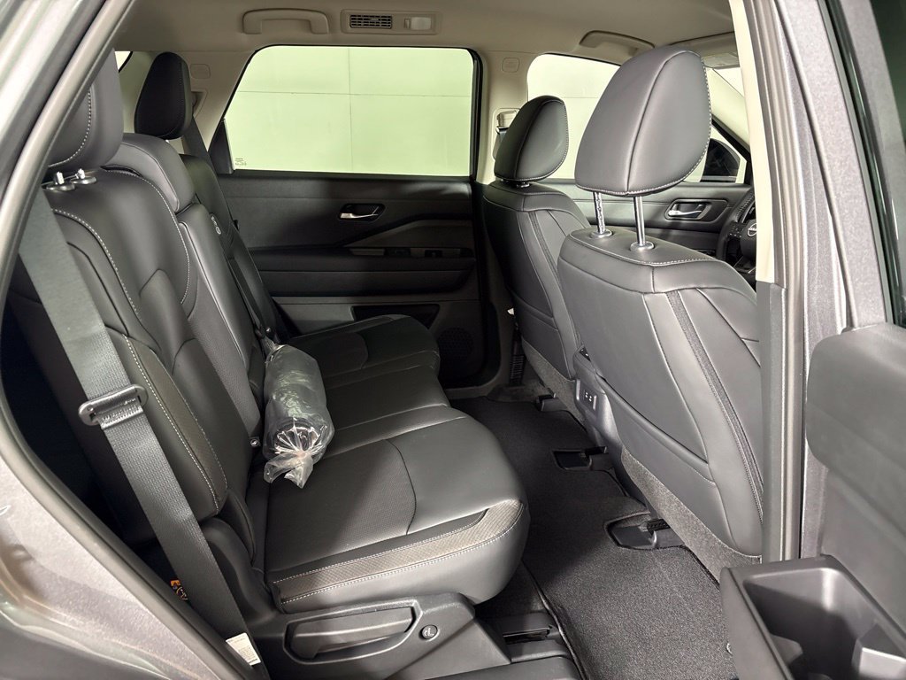 New 2026 Nissan Pathfinder SL FWD image 19