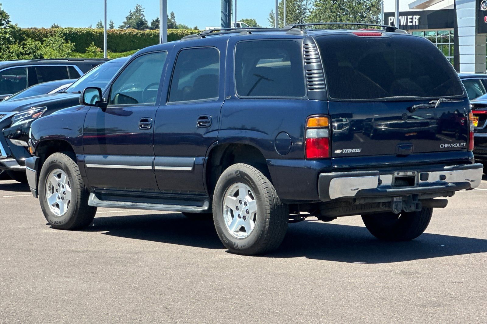 Used 2004 Chevrolet Tahoe LT w/ LT Preferred Equipment Group AWD/4WD image 6