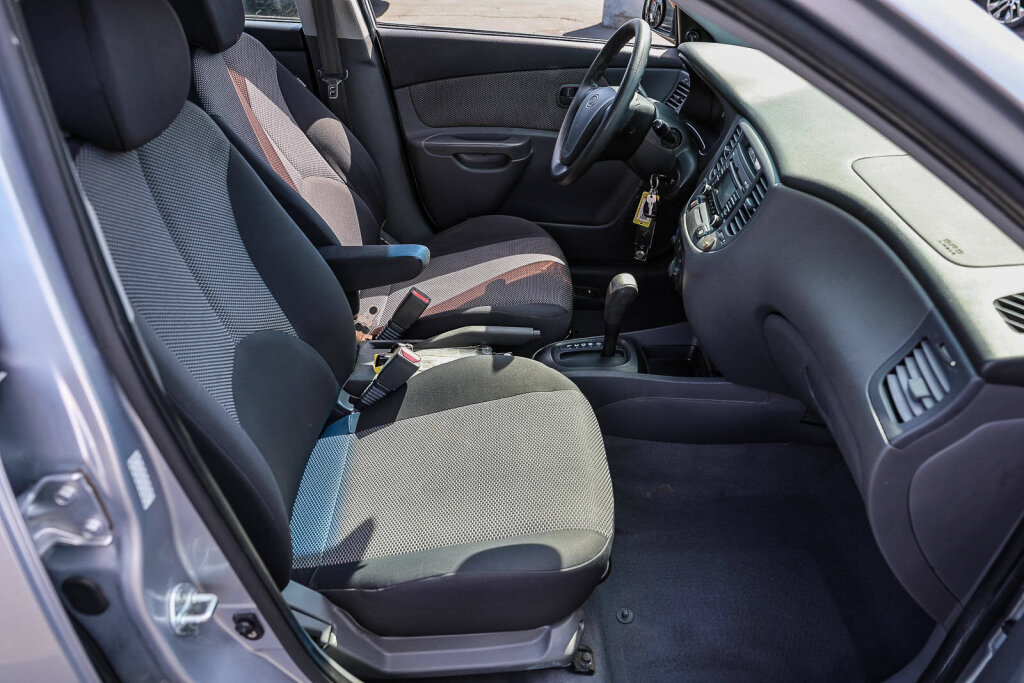 Used 2009 Kia Rio LX FWD image 6