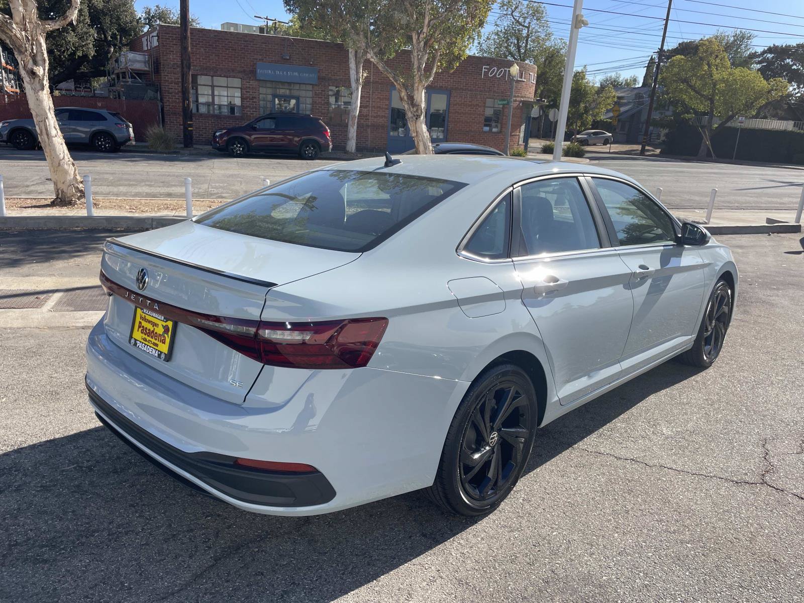 New 2027 Volkswagen Jetta SE FWD image 4