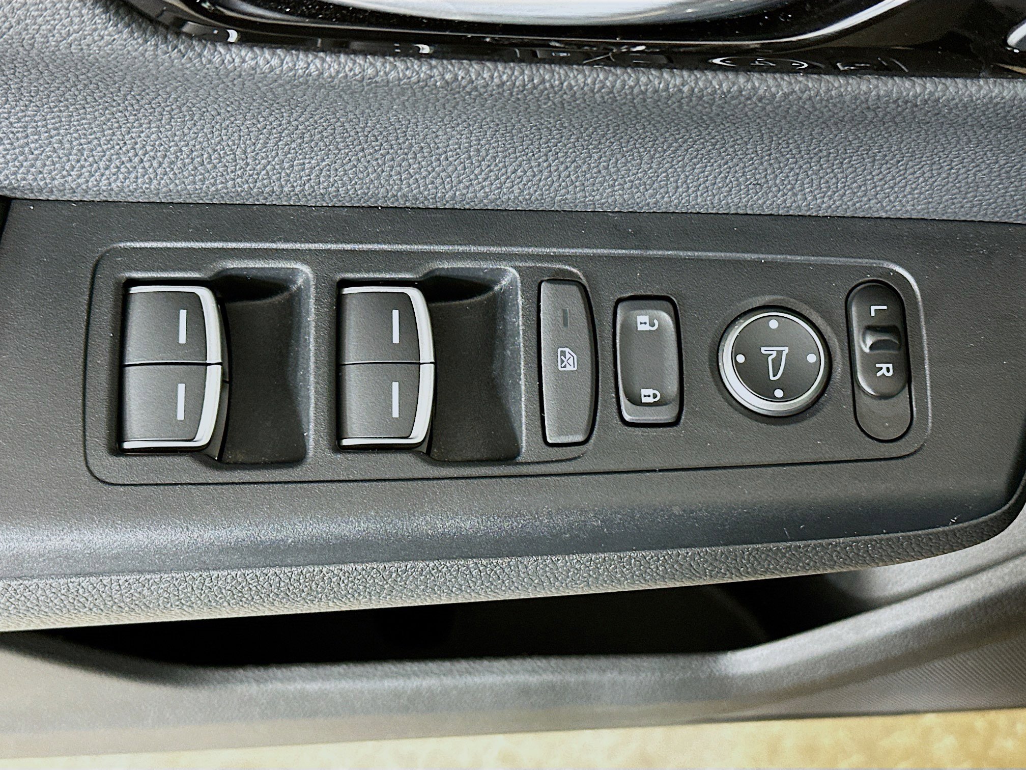 Used 2025 Honda CR-V EX-L image 15