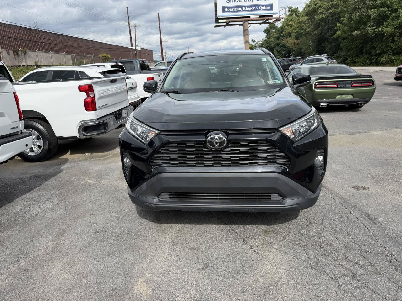 Used 2019 Toyota RAV4 XLE AWD/4WD image 2