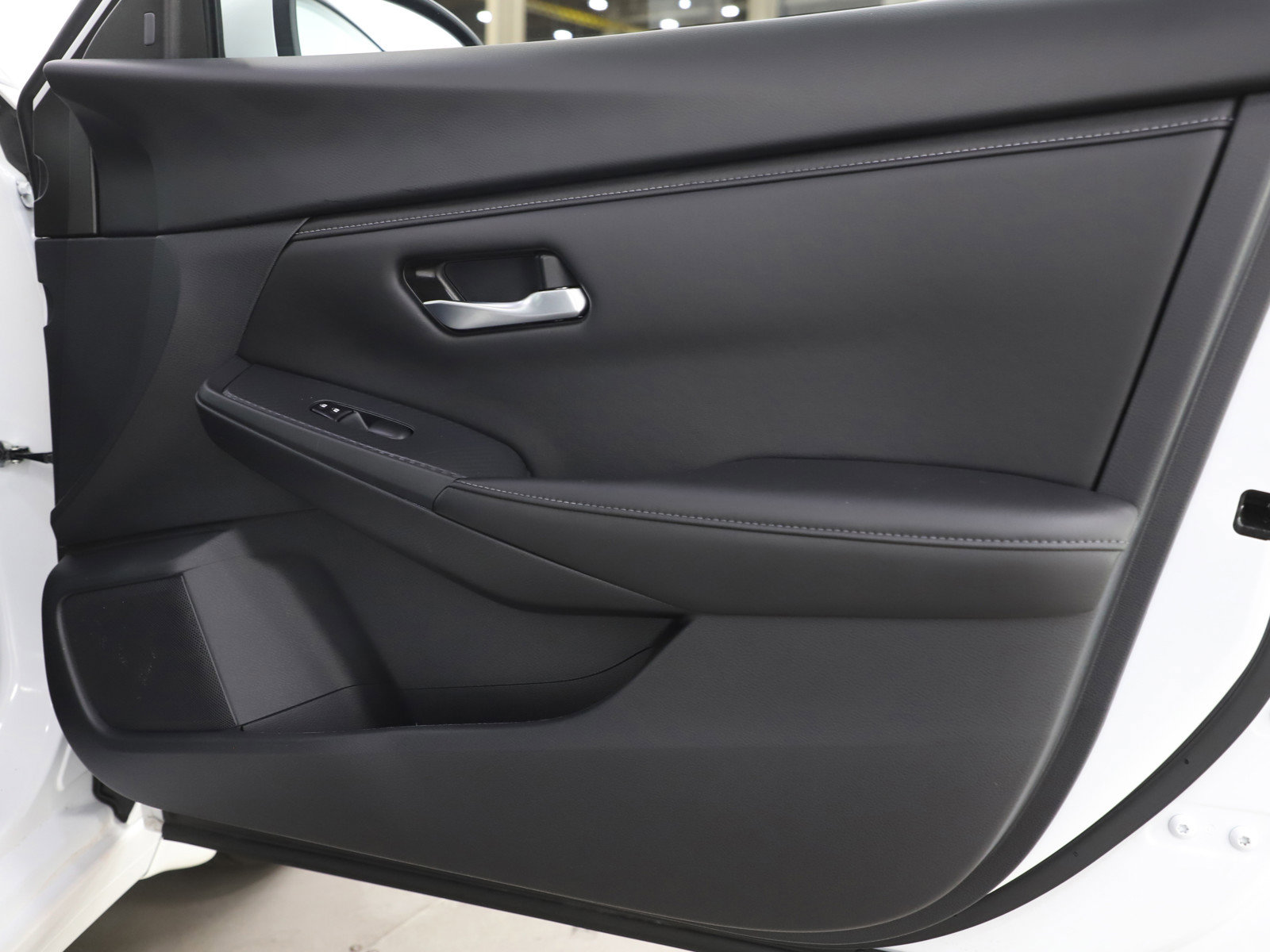 Used 2025 Nissan Sentra SV w/ All-Weather Package image 9