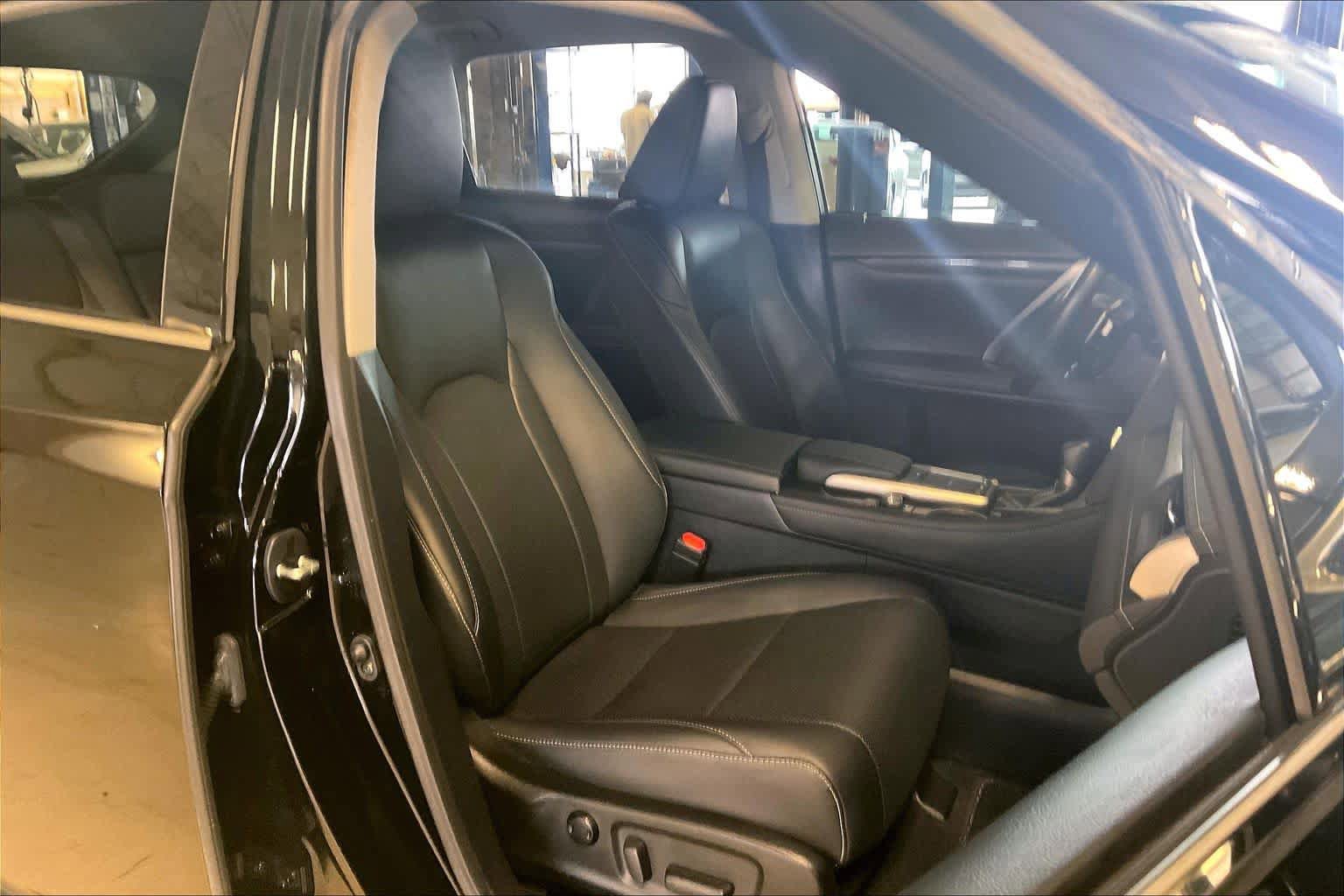 Used 2020 Lexus RX 350 FWD w/ Accessory Package image 8